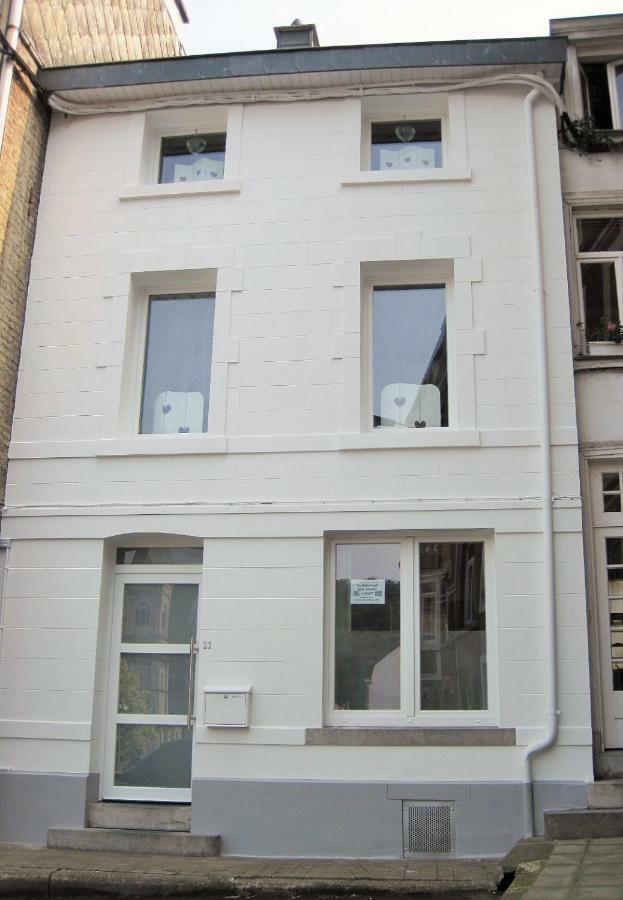 Au Bobeli'Nid - Gite Citadin Au Coeur De Spa Bagian luar foto